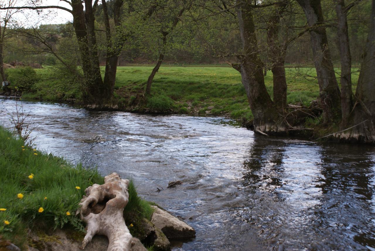 Le Gite De L Ourthe Ortheuville Екстериор снимка